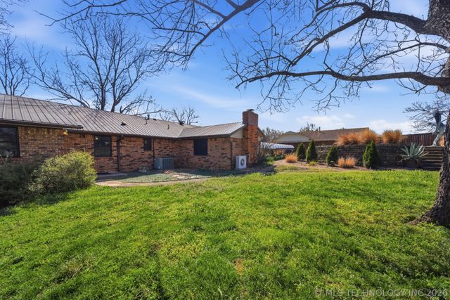 1001 N Hopi Street, Chouteau, OK 74337