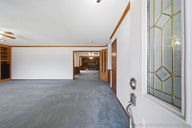 1001 N Hopi Street, Chouteau, OK 74337