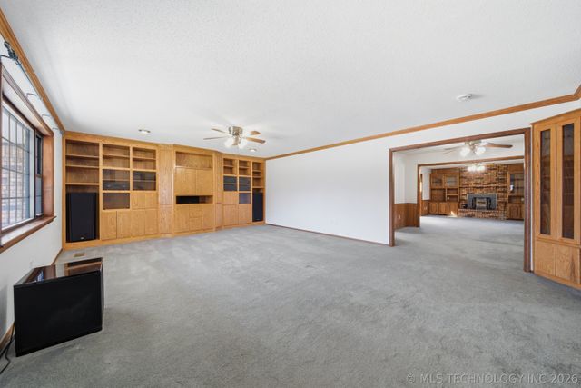 1001 N Hopi Street, Chouteau, OK 74337