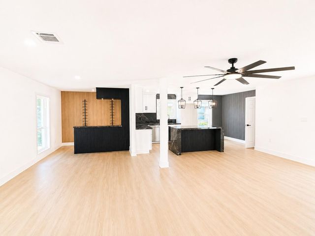5642 Warm Springs Road, Houston, TX 77035