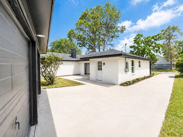 5642 Warm Springs Road, Houston, TX 77035