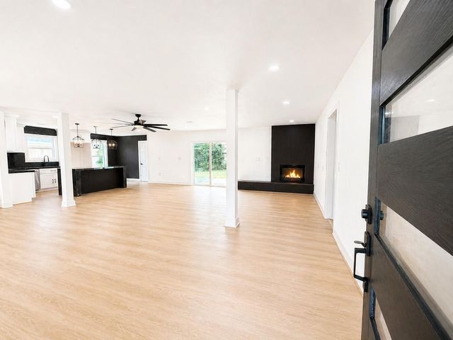 5642 Warm Springs Road, Houston, TX 77035