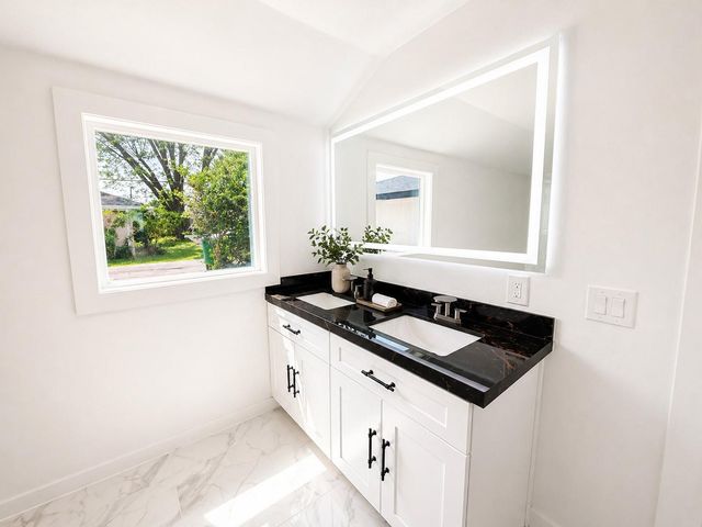 5642 Warm Springs Road, Houston, TX 77035