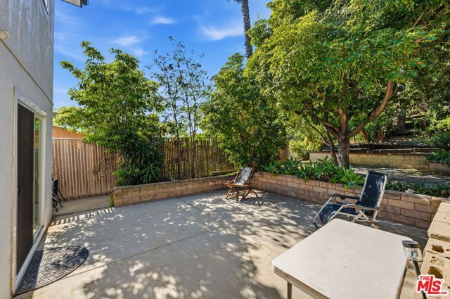 963 Pine Grove Avenue, Los Angeles, CA 90042