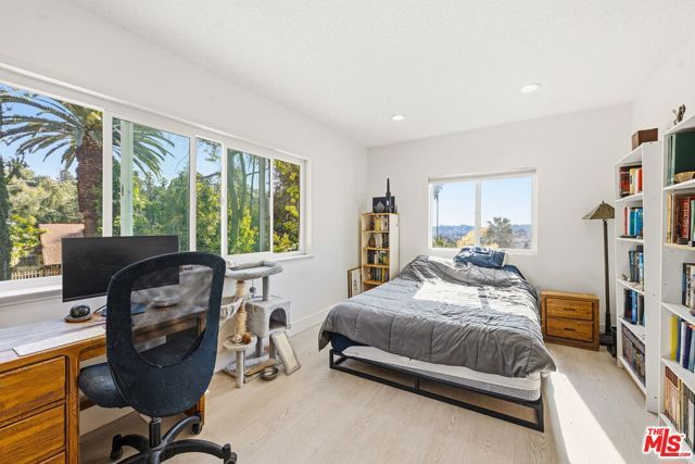 963 Pine Grove Avenue, Los Angeles, CA 90042