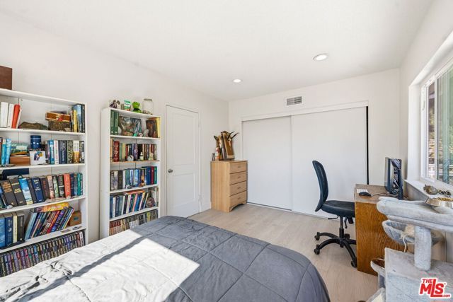 963 Pine Grove Avenue, Los Angeles, CA 90042