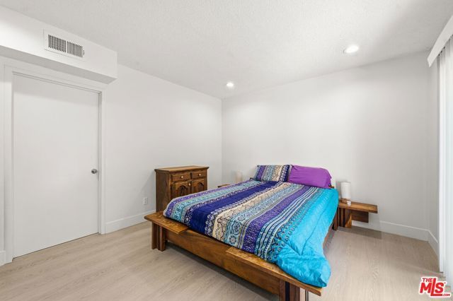 963 Pine Grove Avenue, Los Angeles, CA 90042