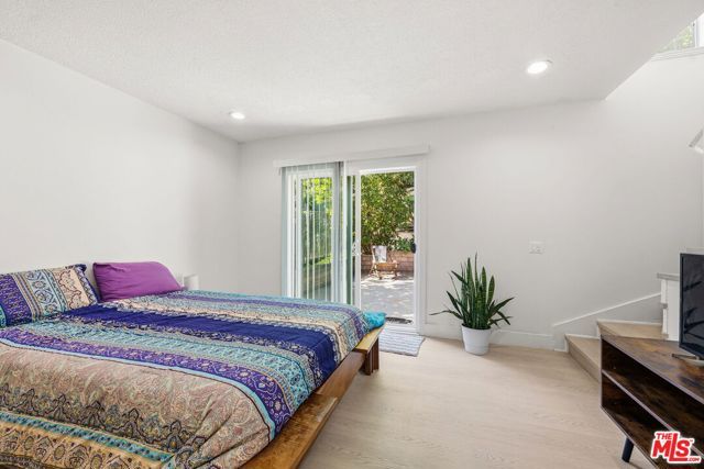 963 Pine Grove Avenue, Los Angeles, CA 90042