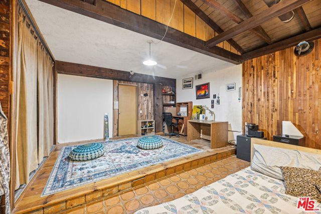 963 Pine Grove Avenue, Los Angeles, CA 90042