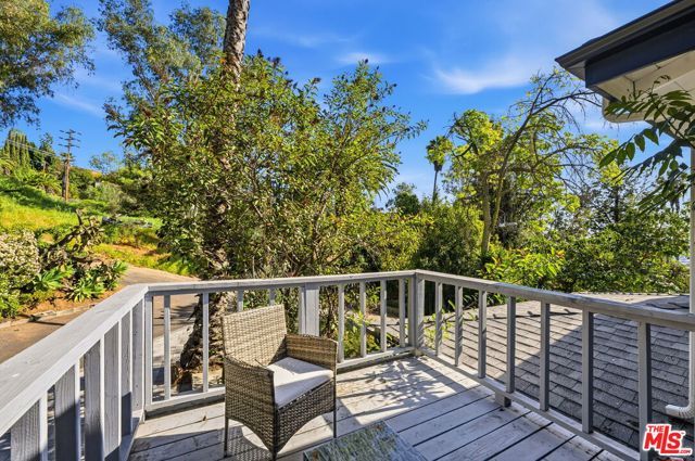 963 Pine Grove Avenue, Los Angeles, CA 90042