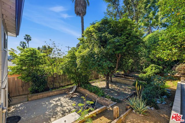 963 Pine Grove Avenue, Los Angeles, CA 90042