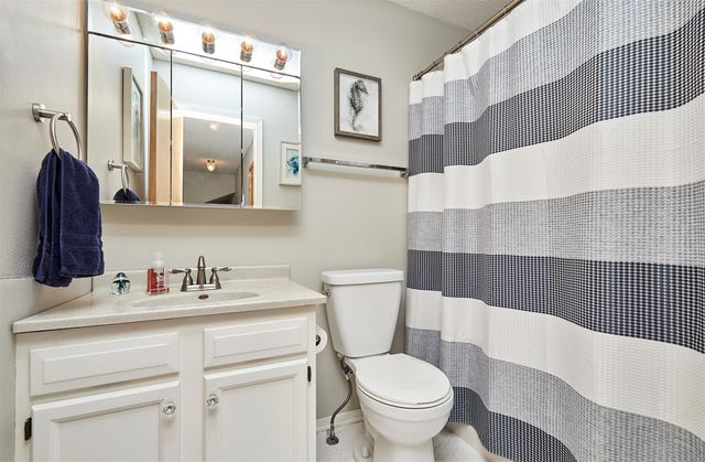 5029 Wistful Vista Drive, West Des Moines, IA 50265