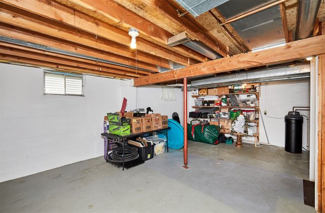 5029 Wistful Vista Drive, West Des Moines, IA 50265