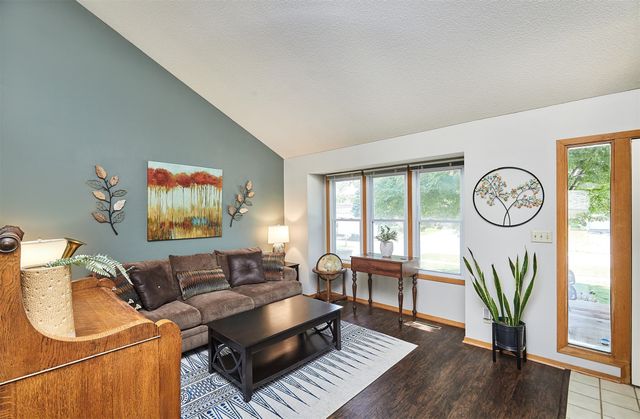 5029 Wistful Vista Drive, West Des Moines, IA 50265