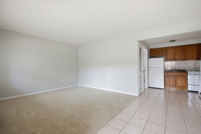 6256 W 64th Place 102, Chicago, IL 60638