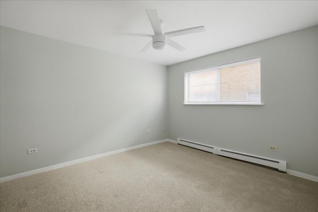 6256 W 64th Place 102, Chicago, IL 60638