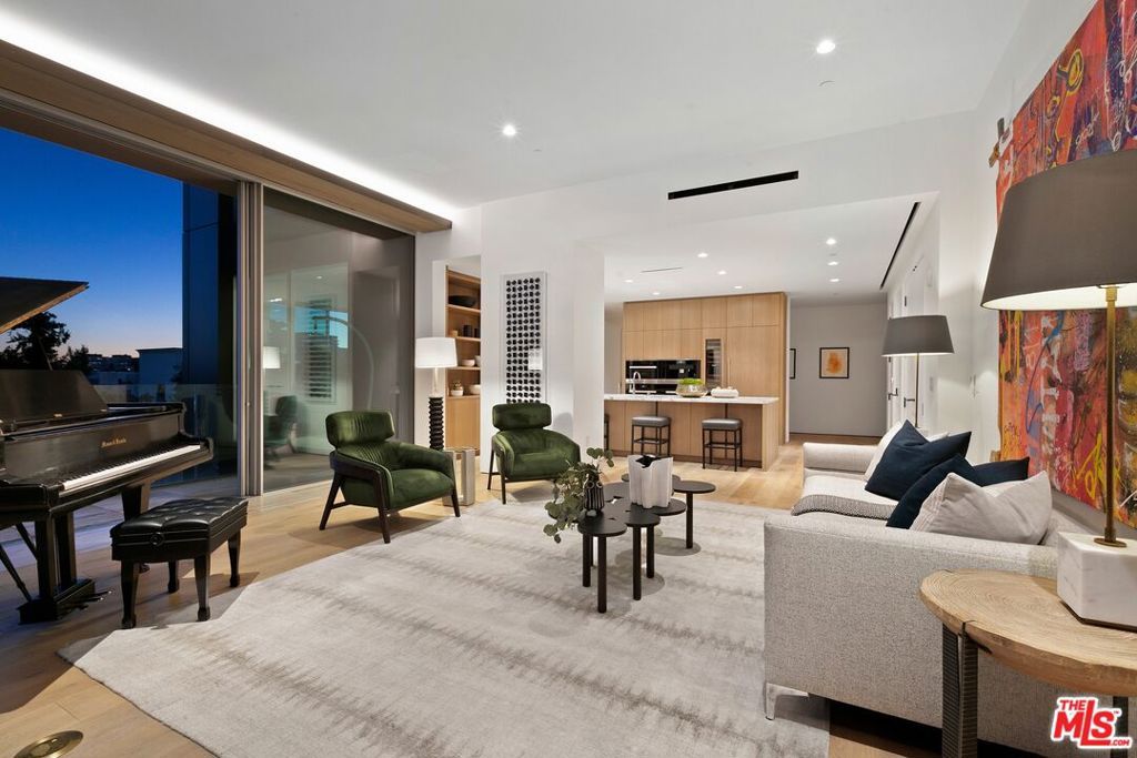 8899 Beverly Blvd 5D, West Hollywood, CA 90048