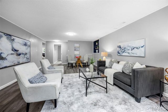 28 Steiert Drive, St Peters, MO 63376