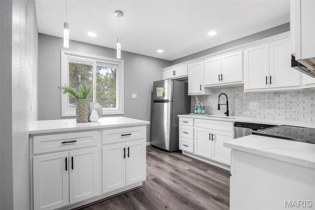 28 Steiert Drive, St Peters, MO 63376