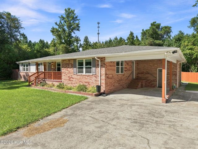 189 Country Club Road, Sneads Ferry, NC 28460