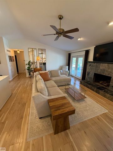 47642 Stephanie Drive, Macomb Twp, MI 48044