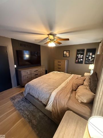 47642 Stephanie Drive, Macomb Twp, MI 48044