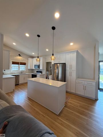 47642 Stephanie Drive, Macomb Twp, MI 48044