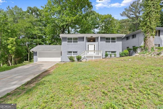 495 Larchmont Circle NW, Atlanta, GA 30318