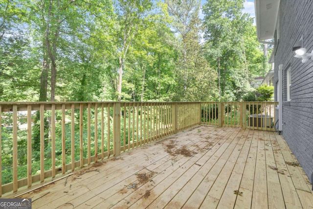 495 Larchmont Circle NW, Atlanta, GA 30318