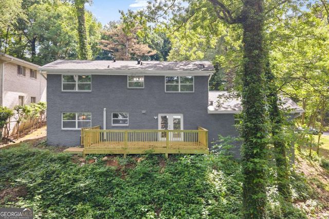 495 Larchmont Circle NW, Atlanta, GA 30318