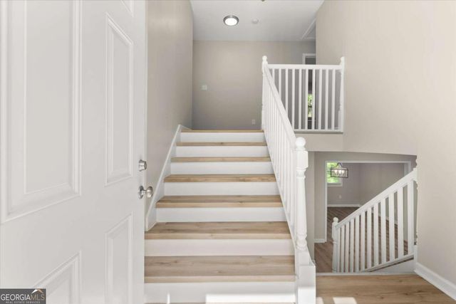 495 Larchmont Circle NW, Atlanta, GA 30318