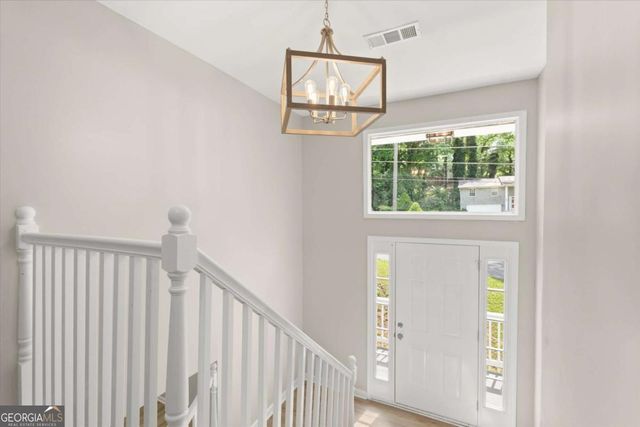 495 Larchmont Circle NW, Atlanta, GA 30318