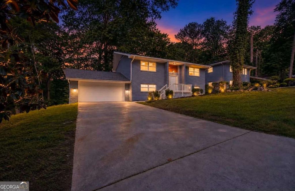 495 Larchmont Circle NW, Atlanta, GA 30318