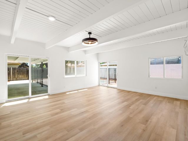 4421 N Maple Avenue, Fresno, CA 93726