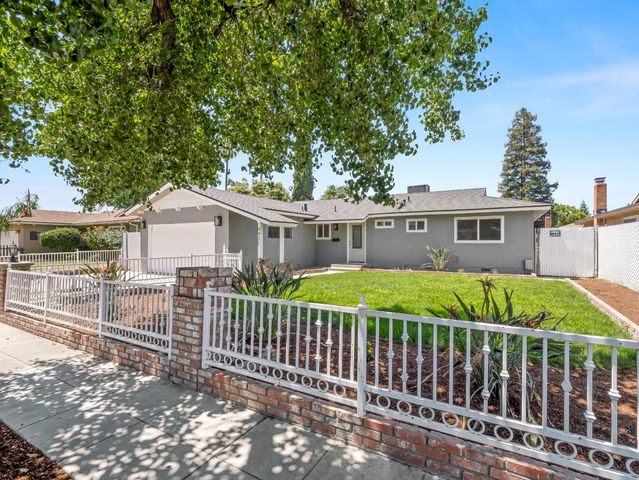 4421 N Maple Avenue, Fresno, CA 93726