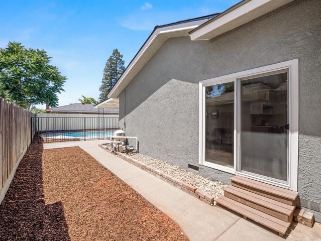 4421 N Maple Avenue, Fresno, CA 93726