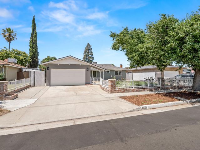4421 N Maple Avenue, Fresno, CA 93726
