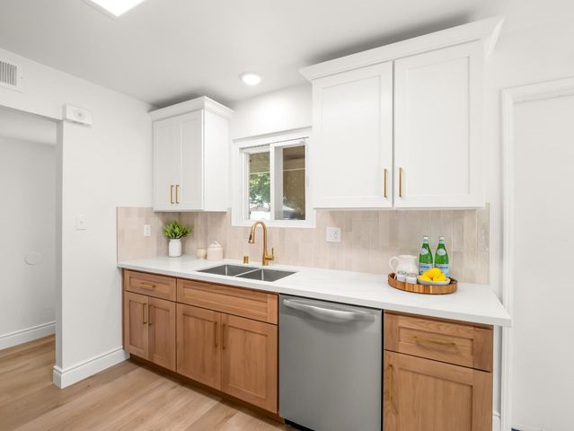 4421 N Maple Avenue, Fresno, CA 93726