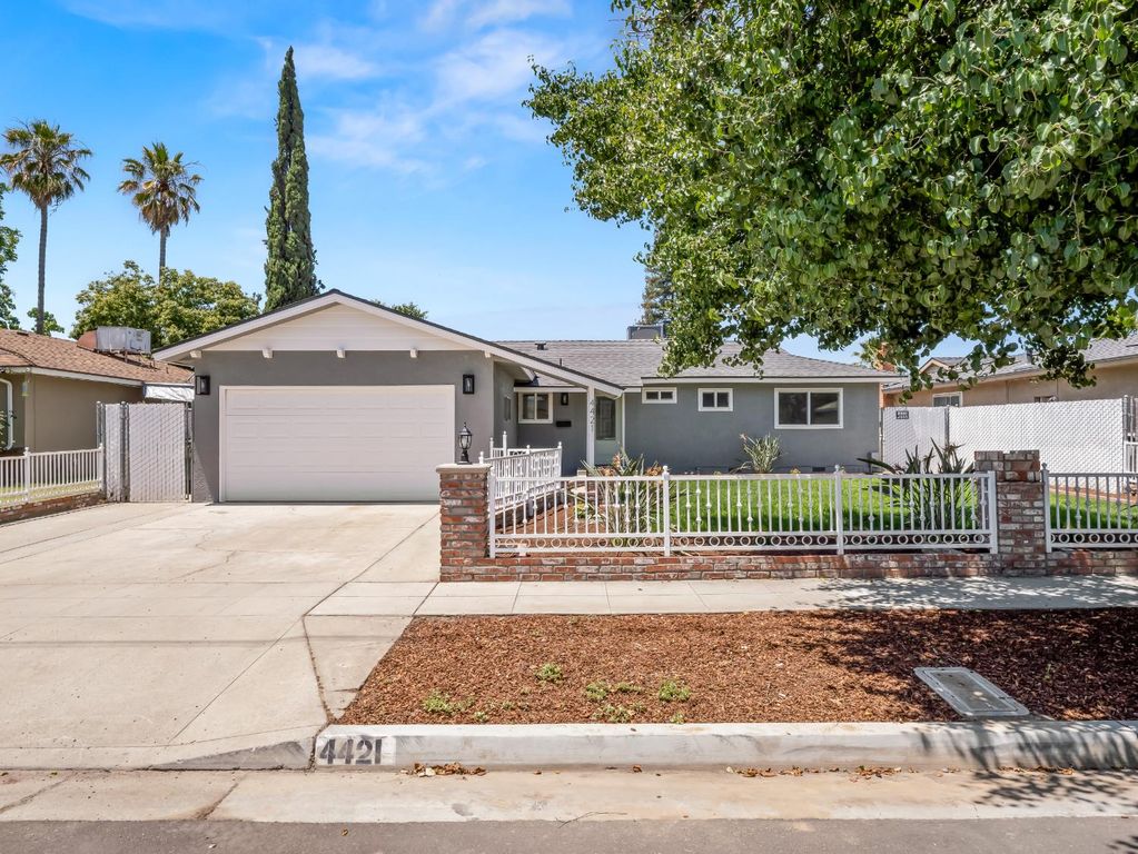 4421 N Maple Avenue, Fresno, CA 93726