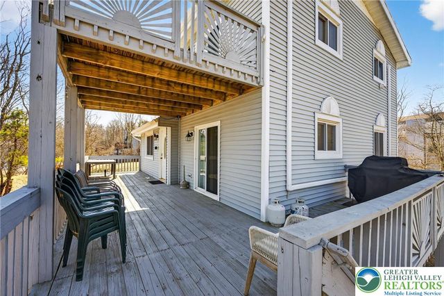 24 Hopkins Circle, Penn Forest Twp, PA 18210