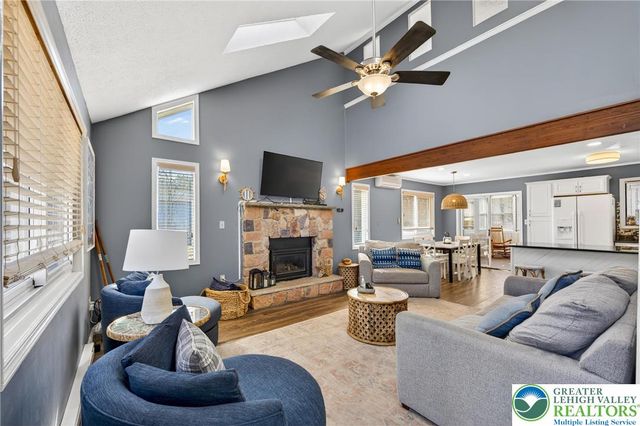 24 Hopkins Circle, Penn Forest Twp, PA 18210