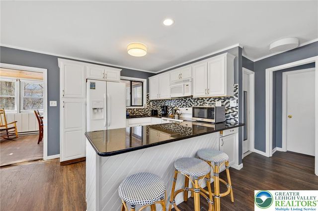 24 Hopkins Circle, Penn Forest Twp, PA 18210