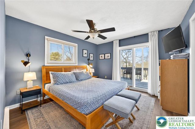 24 Hopkins Circle, Penn Forest Twp, PA 18210