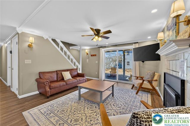 24 Hopkins Circle, Penn Forest Twp, PA 18210