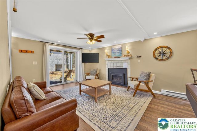 24 Hopkins Circle, Penn Forest Twp, PA 18210