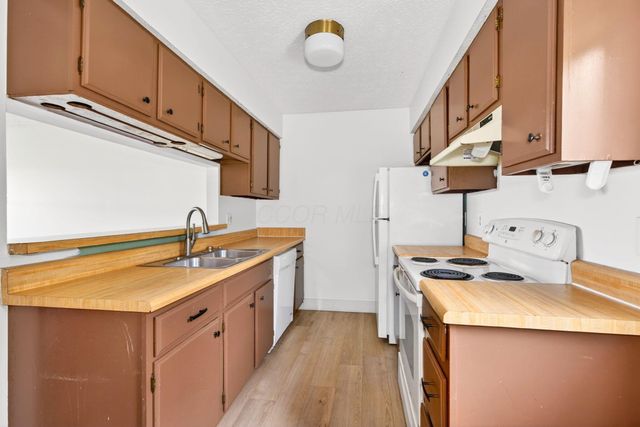 2951-2963 Southwest Boulevard, Grove City, OH 43123