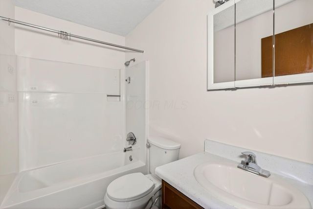 2951-2963 Southwest Boulevard, Grove City, OH 43123