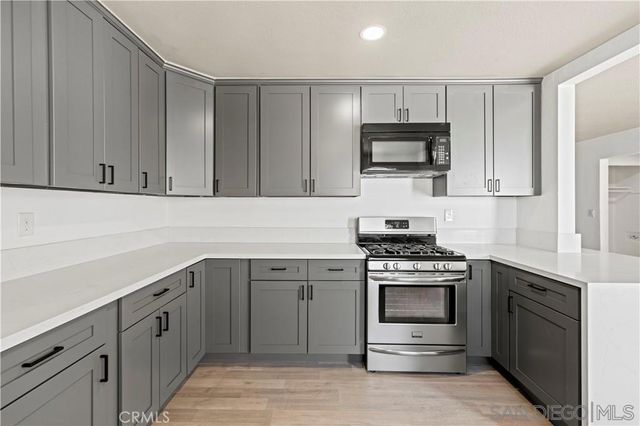 44048 Elm Ave, Lancaster, CA 93534