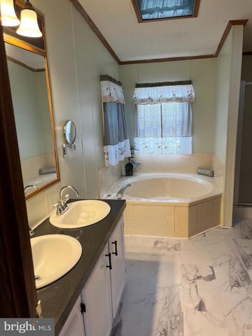 91 SHERRILL DR, New Oxford, PA 17350