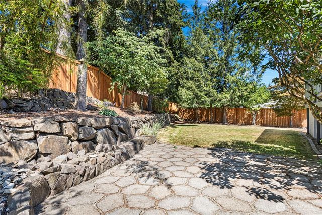 22202 Meridian Avenue S, Bothell, WA 98021